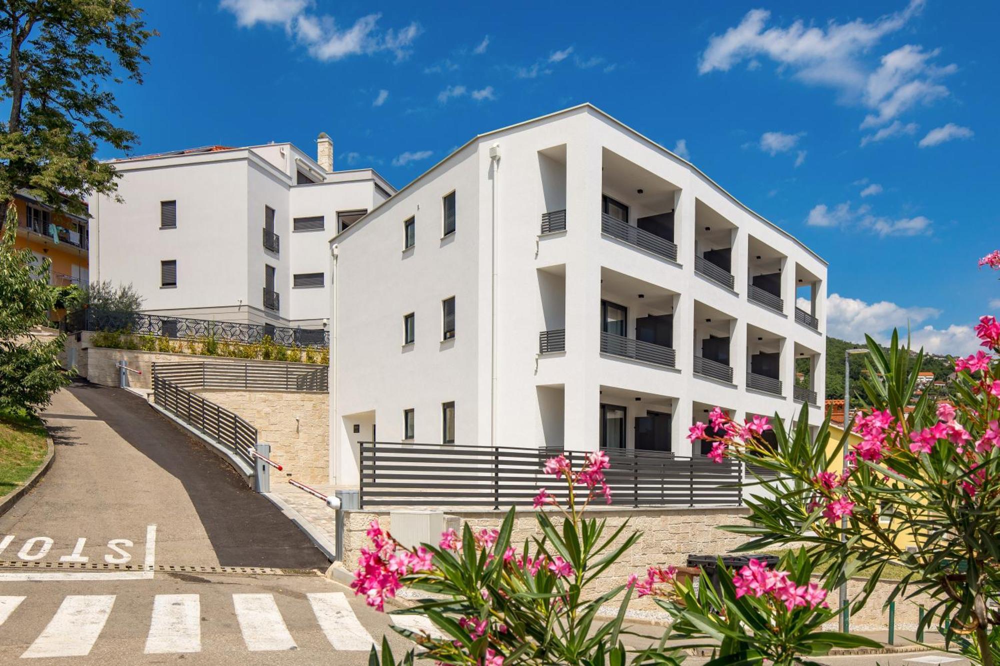Belinda Apartments With Balcony Опатія Екстер'єр фото